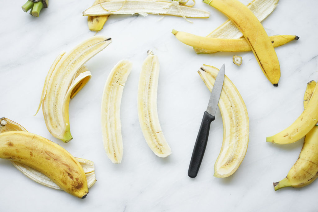 slicing bananas lengthwise