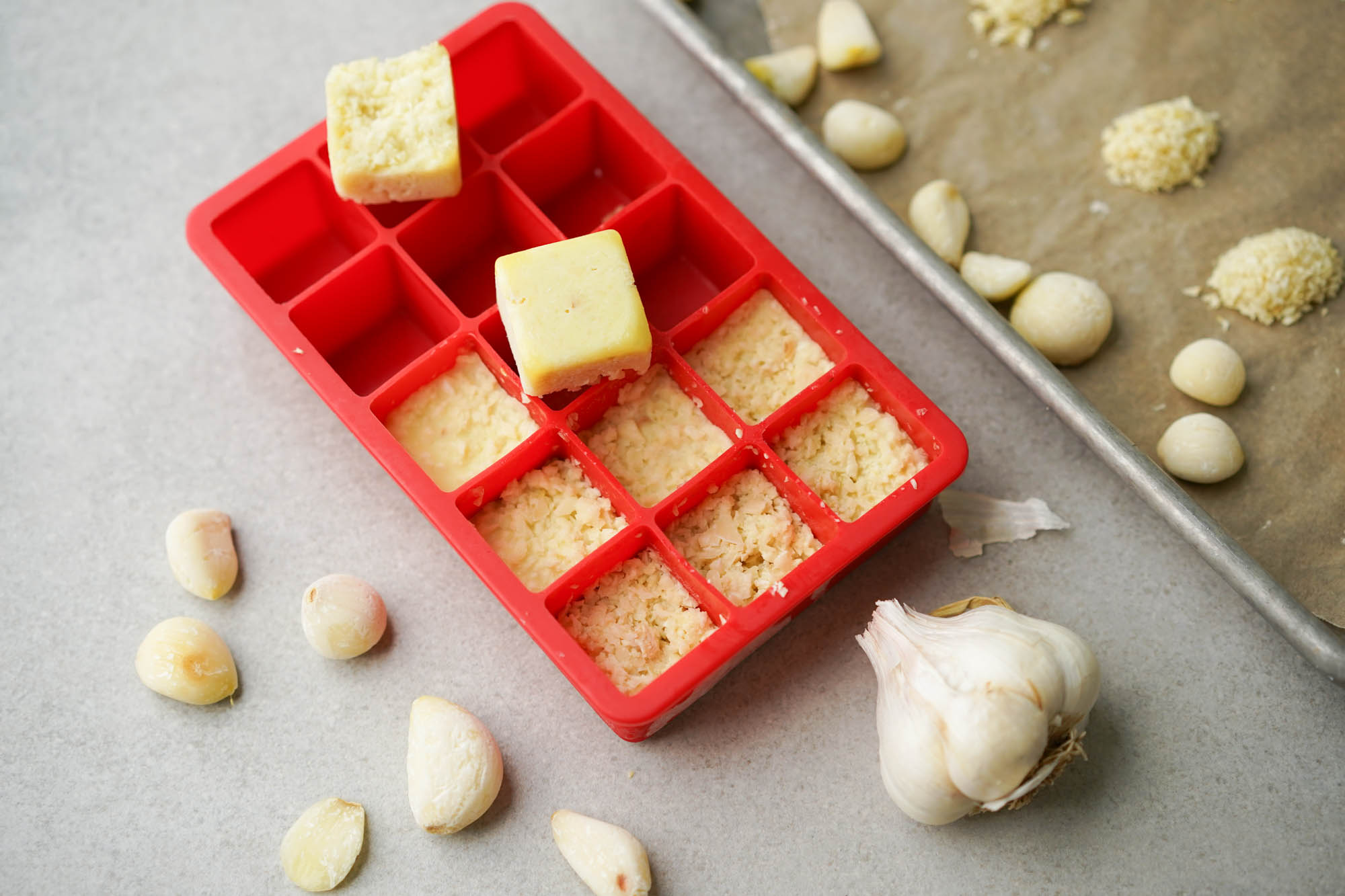 Can you freeze garlic? (Fresh Cloves, Peeled, or Minced)