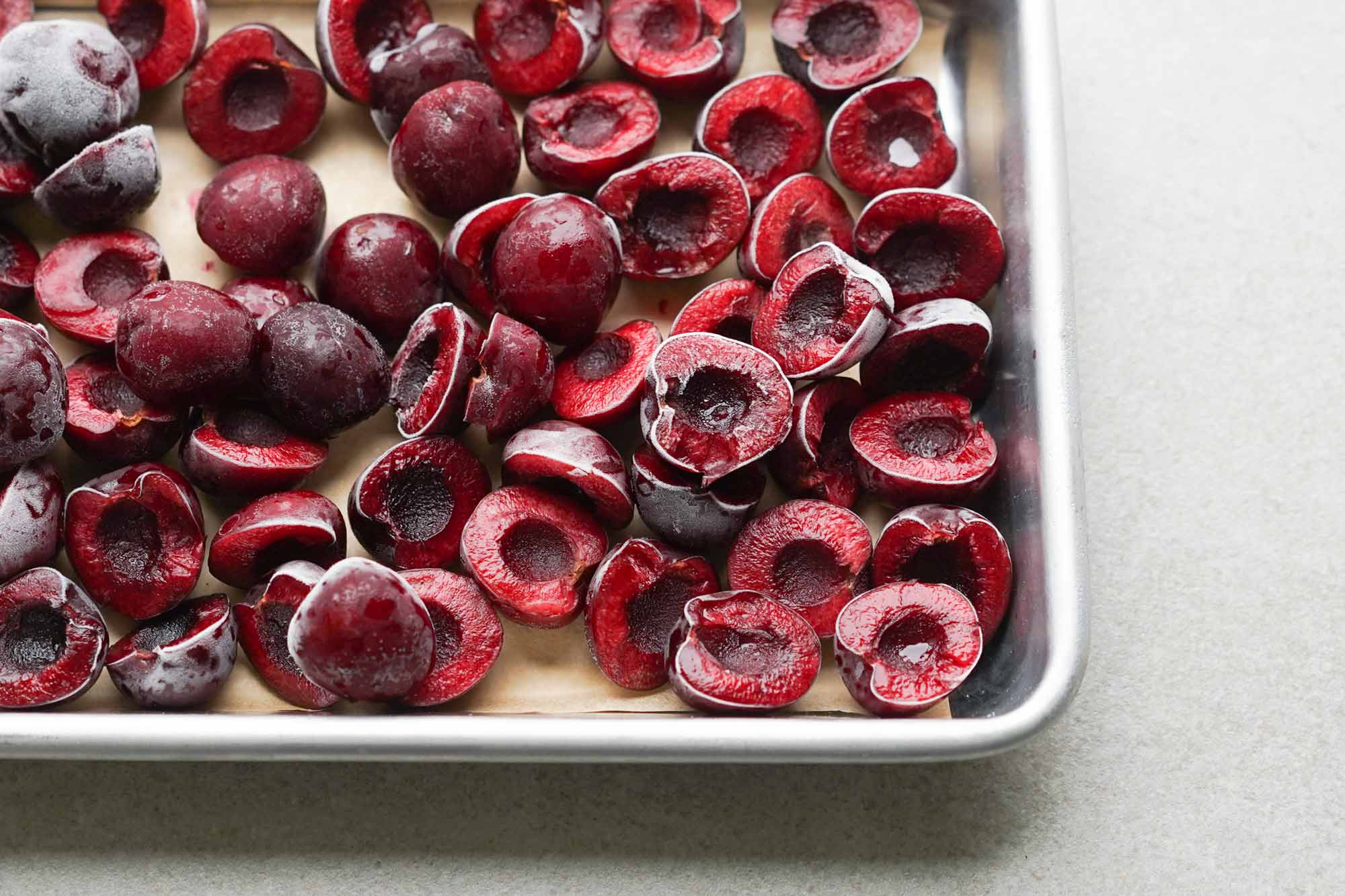 How to Freeze Cherries in 4 Easy Steps