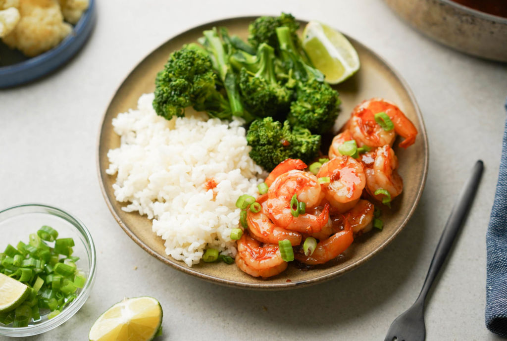 sriracha shrimp with rice and veggies