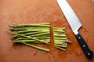 cut stems off asparagus