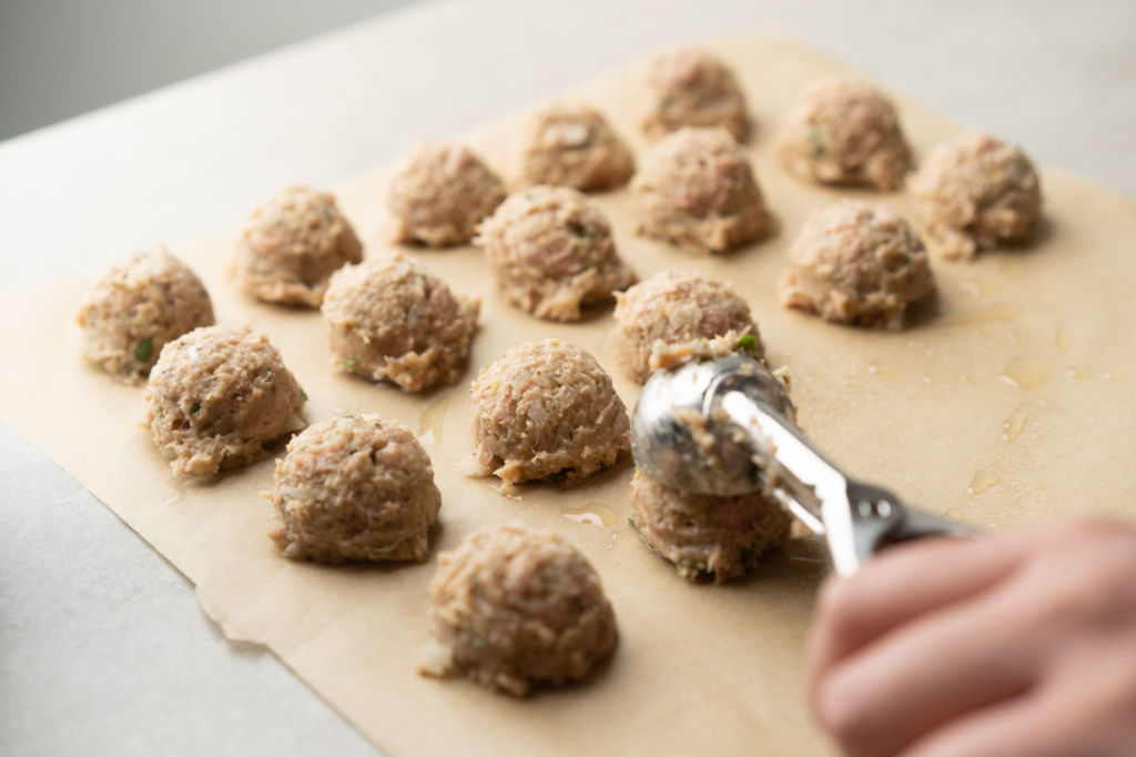 using disher to form meatballs