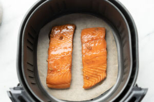 salmon fillets skin side down in air fryer